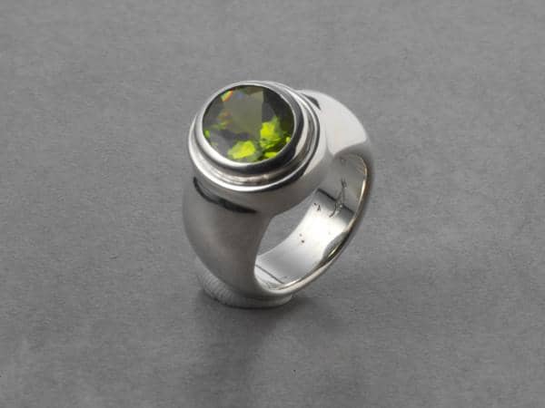 Silberring mit Peridot, grün