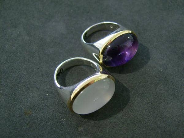 Silberring Goldrandfassung mit Amethyst-/Mondstein-Cabouchon